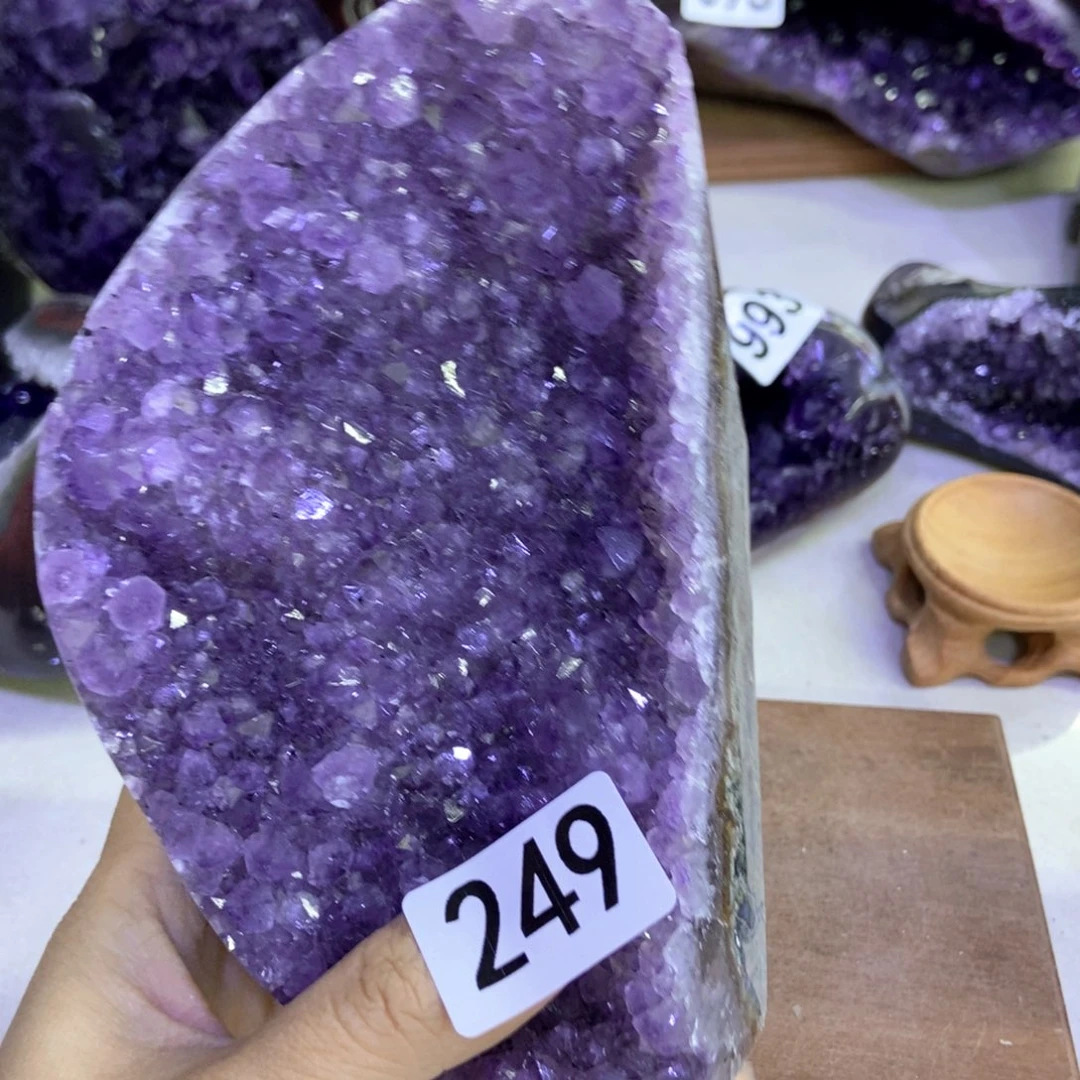 紫晶未镶嵌大型摆件（非配饰）