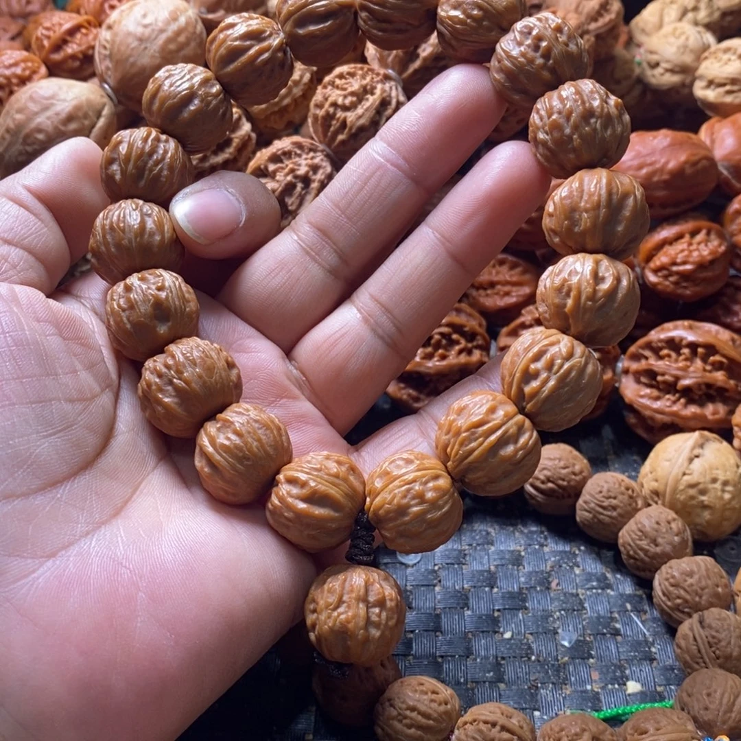 笑***李吊坠文玩核桃树王