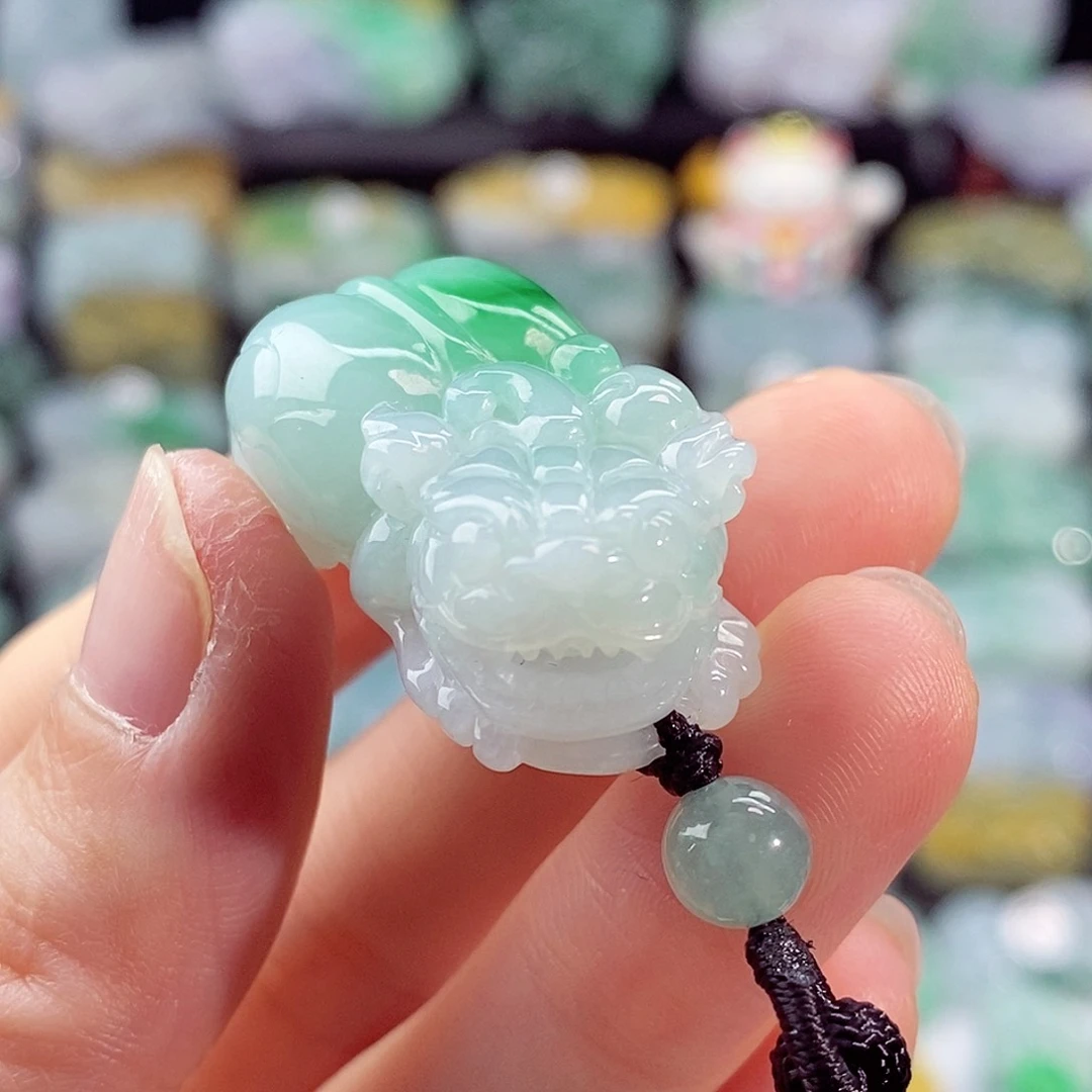 颈饰未镶嵌翡翠天然