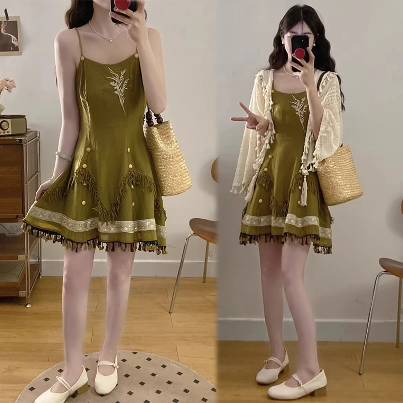 五一出游出片穿搭夏日绝美新中式吊带连衣裙搭配镂空防晒开衫套装