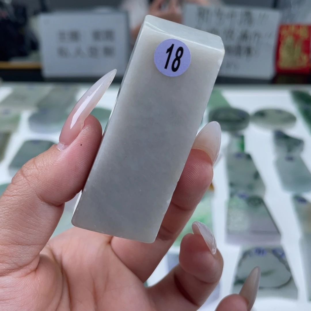 定制翡翠未镶嵌翡翠挂件定制