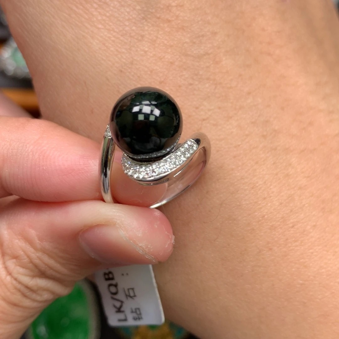 翡翠18K金镶嵌戒指