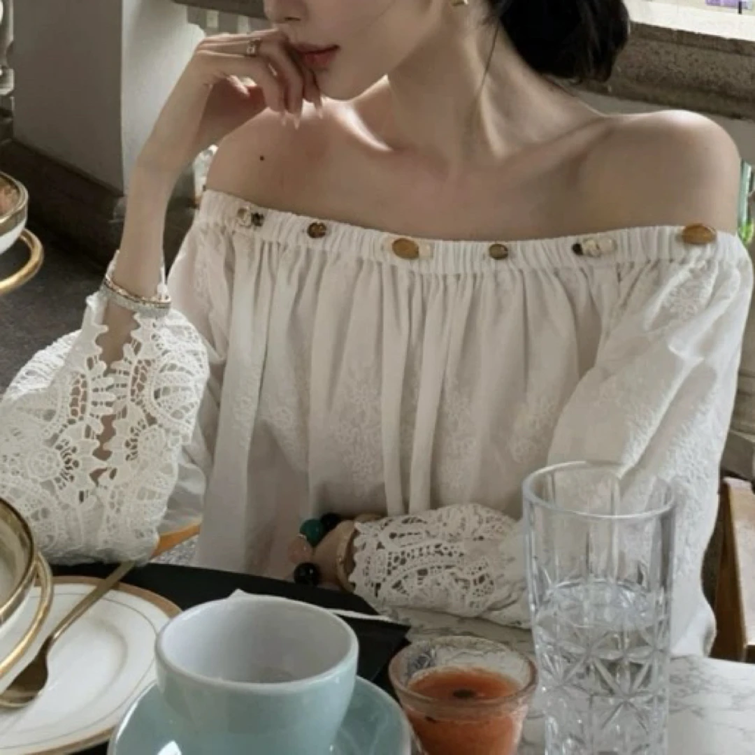 D50293夏季设计感小众法式刺绣花串珠镂空一字肩上衣