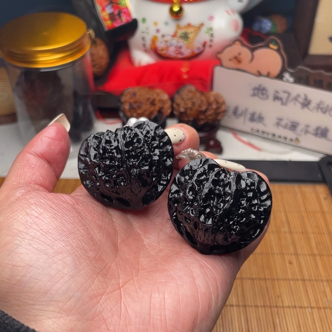 吊坠文玩核桃黑桃心