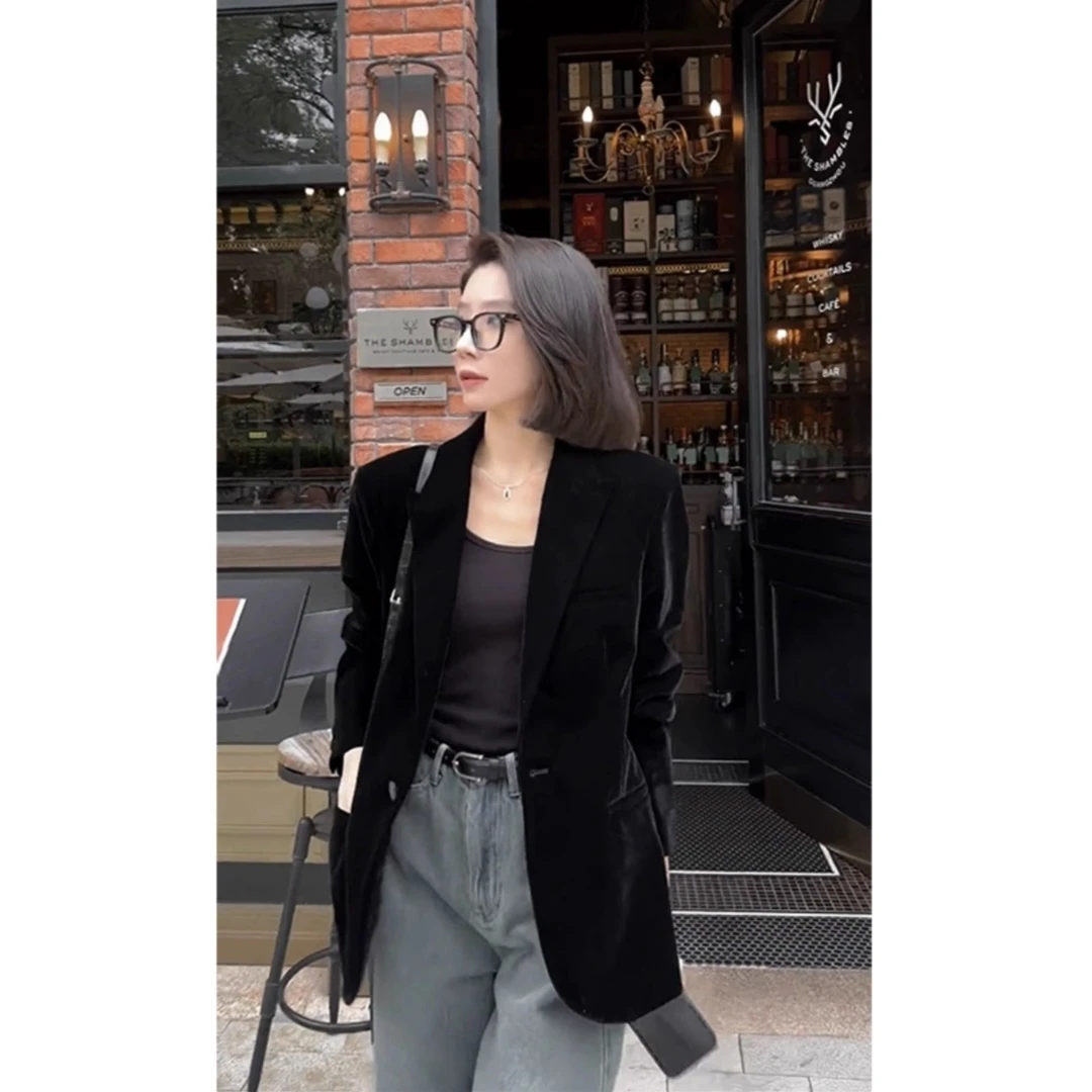 高级感炸街黑色丝绒西装外套女春秋显瘦气质女神范小个子西服上衣