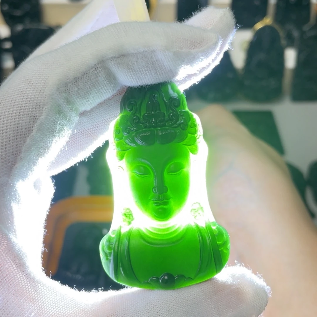 未镶嵌蛇纹石玉吊坠