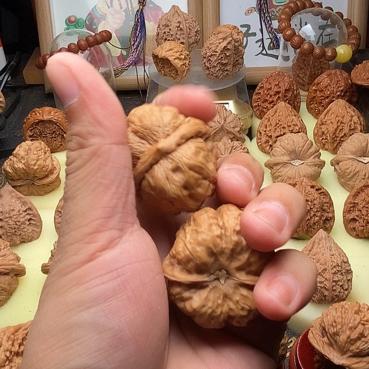 男***凉桃核把件蛙蛙蛙40