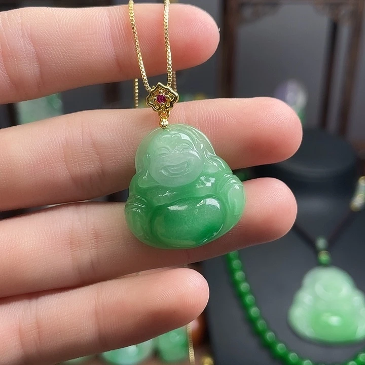 翡翠未镶嵌吊坠(赠链)