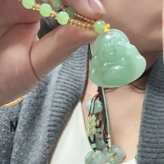 东陵石未镶嵌颈饰小佛