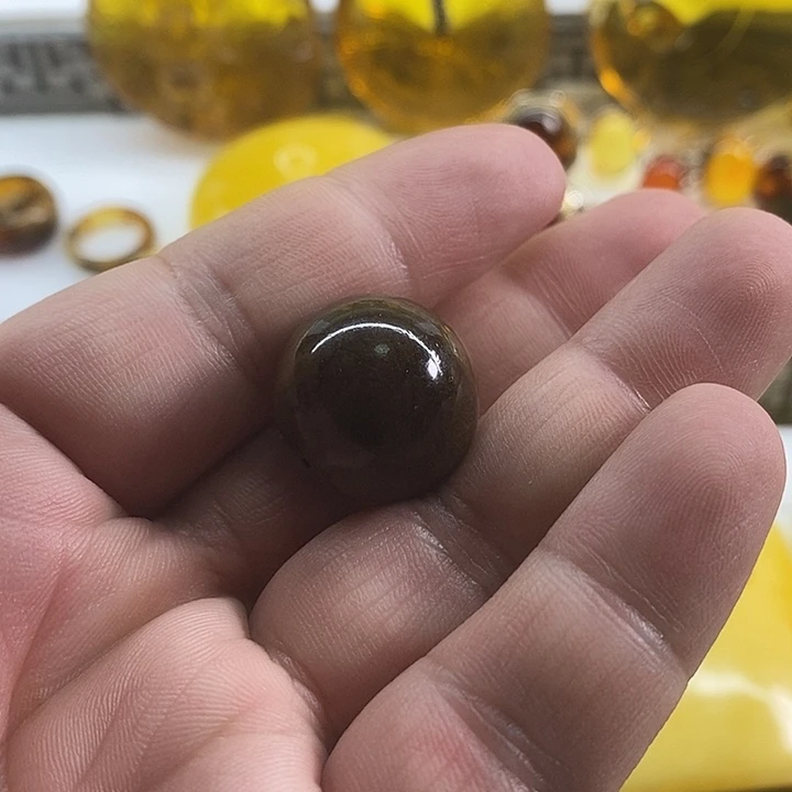 琥珀裸石未镶嵌釋**.单珠