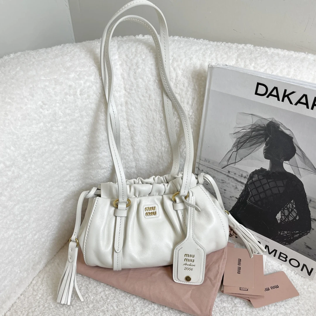 99新 MIU MIU/缪缪 迷你手提包/85912925/代卖服务/12期免息