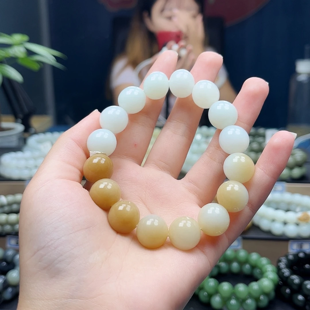 江***师和田玉未镶嵌手链