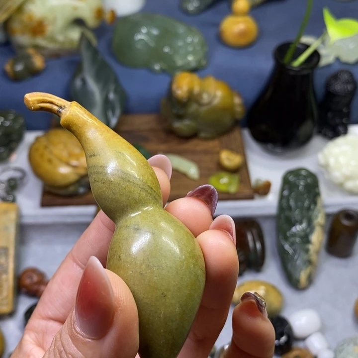 岫岩河磨玉（透闪石质玉）未镶嵌把件