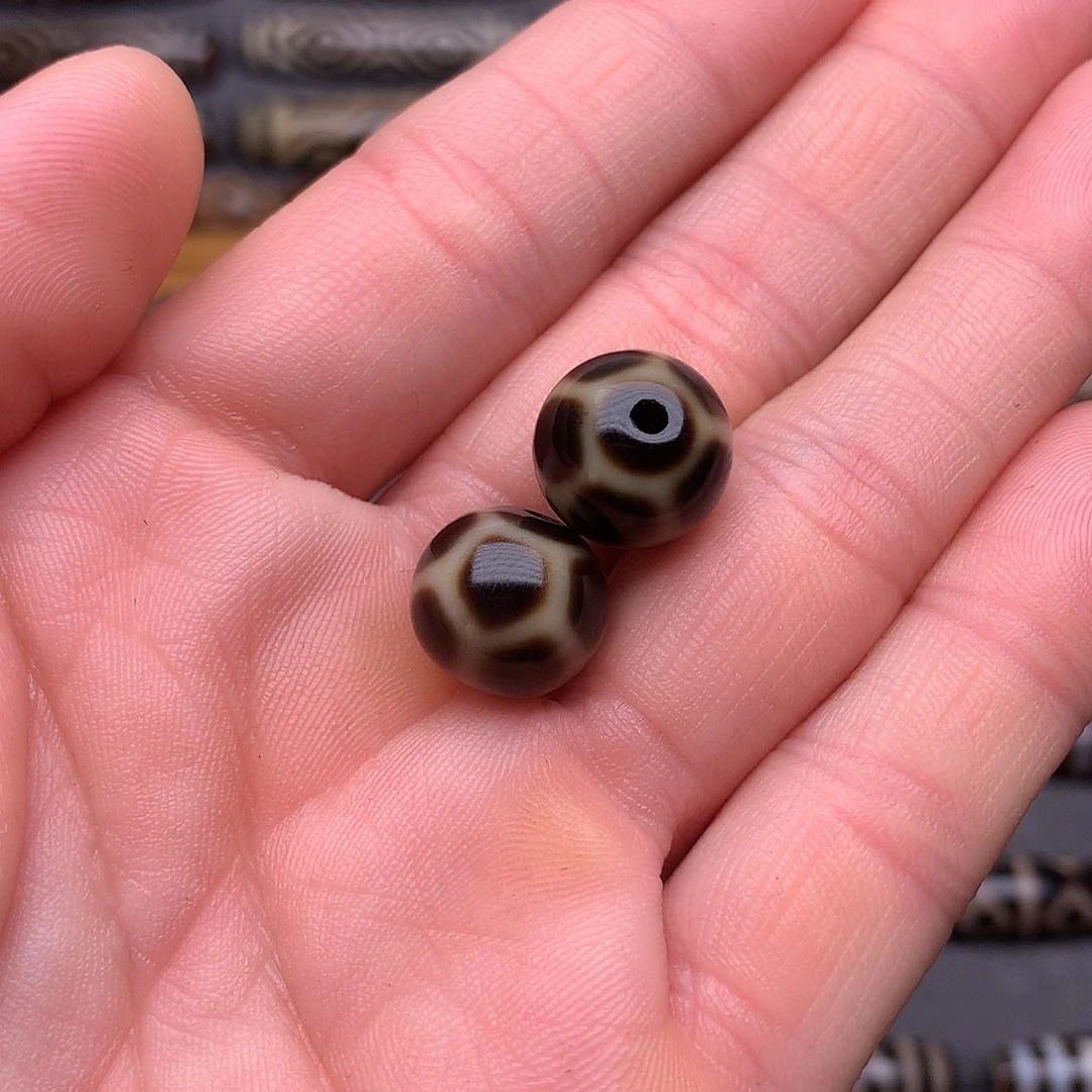 玛瑙/玉髓颈饰未镶嵌青***碗