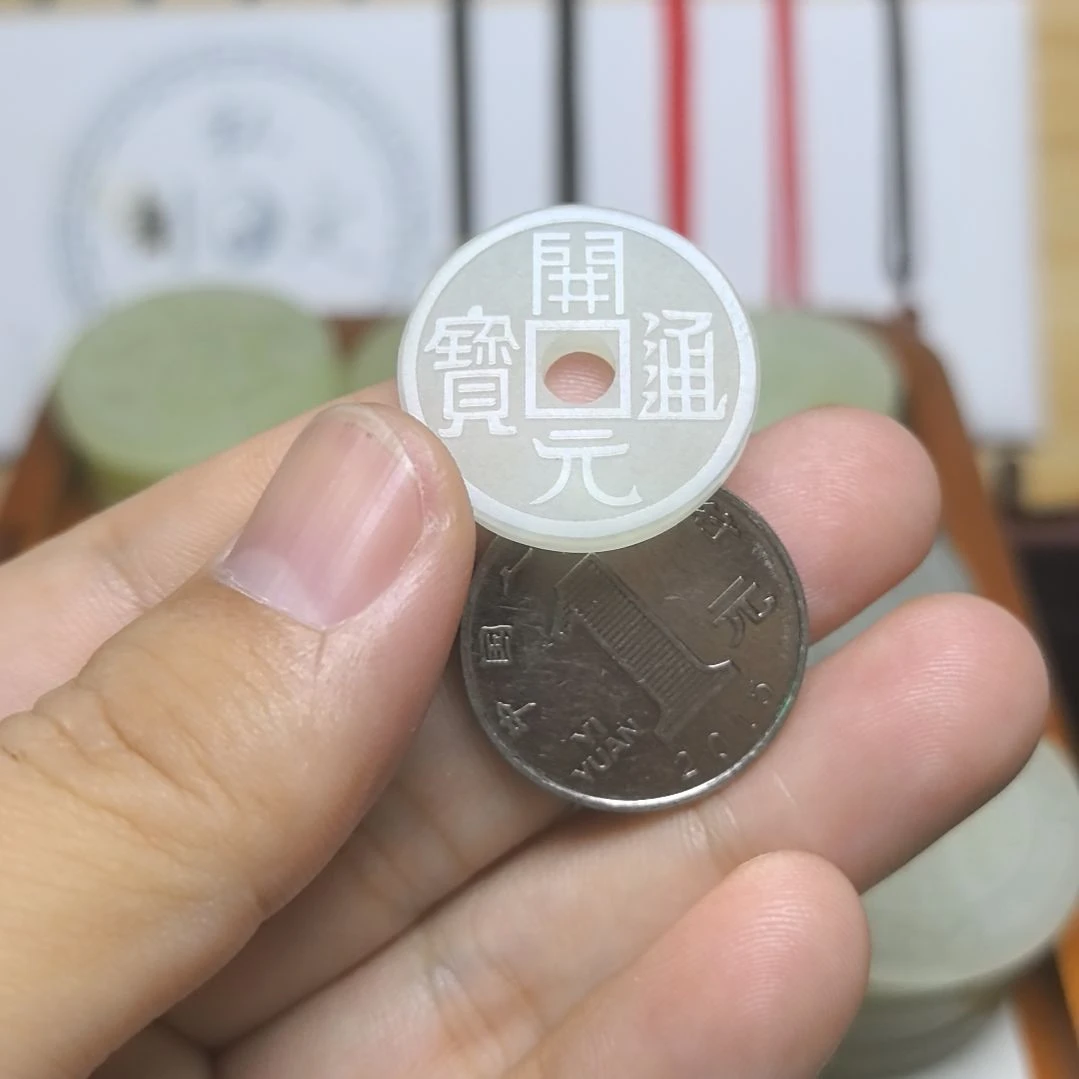 未镶嵌蛇纹石玉颈饰
