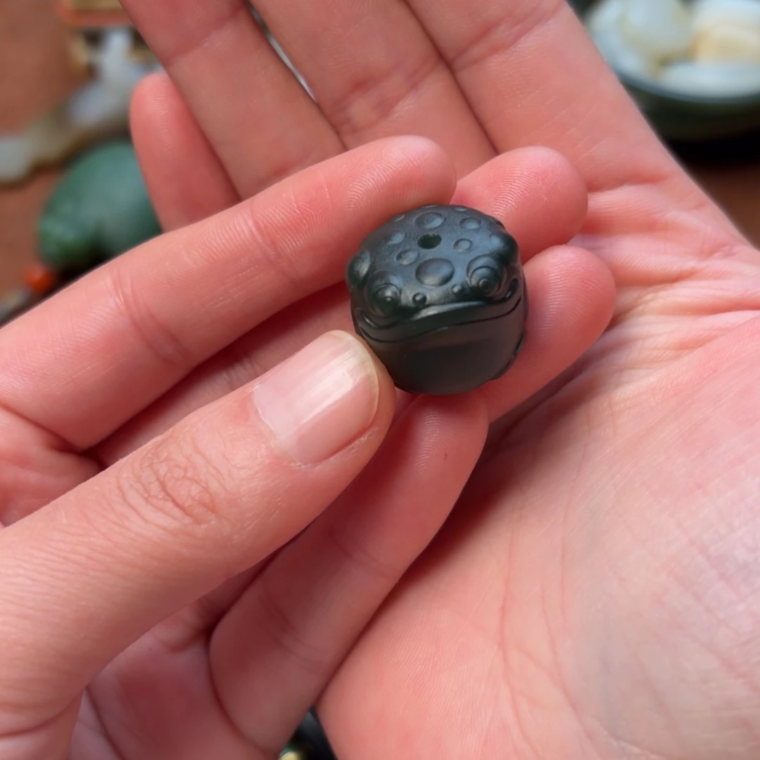 二***盐和田玉未镶嵌颈饰