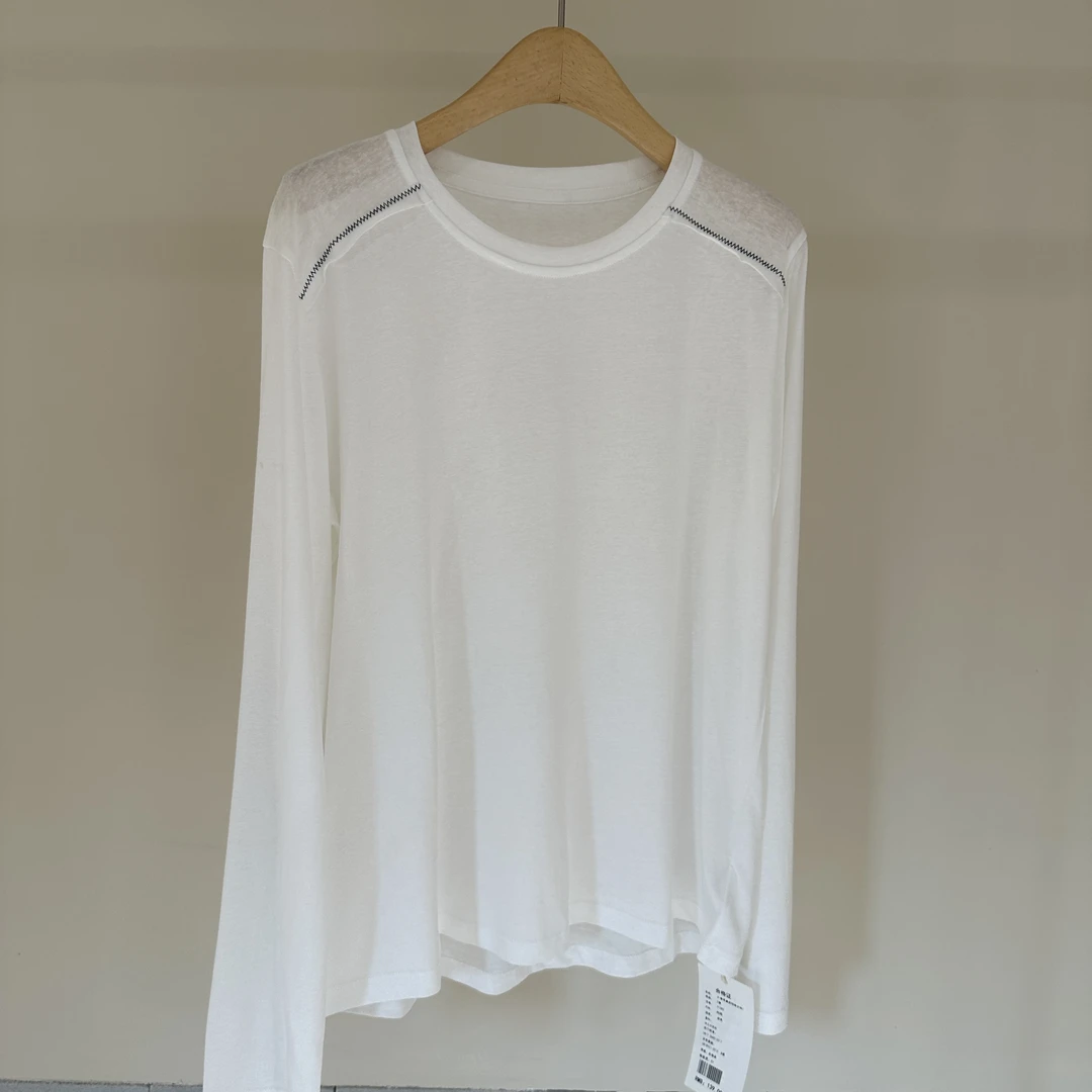 01083卷耳肩部明线长袖T