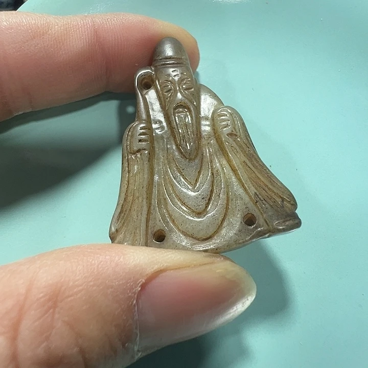 透闪石质玉未镶嵌挂件