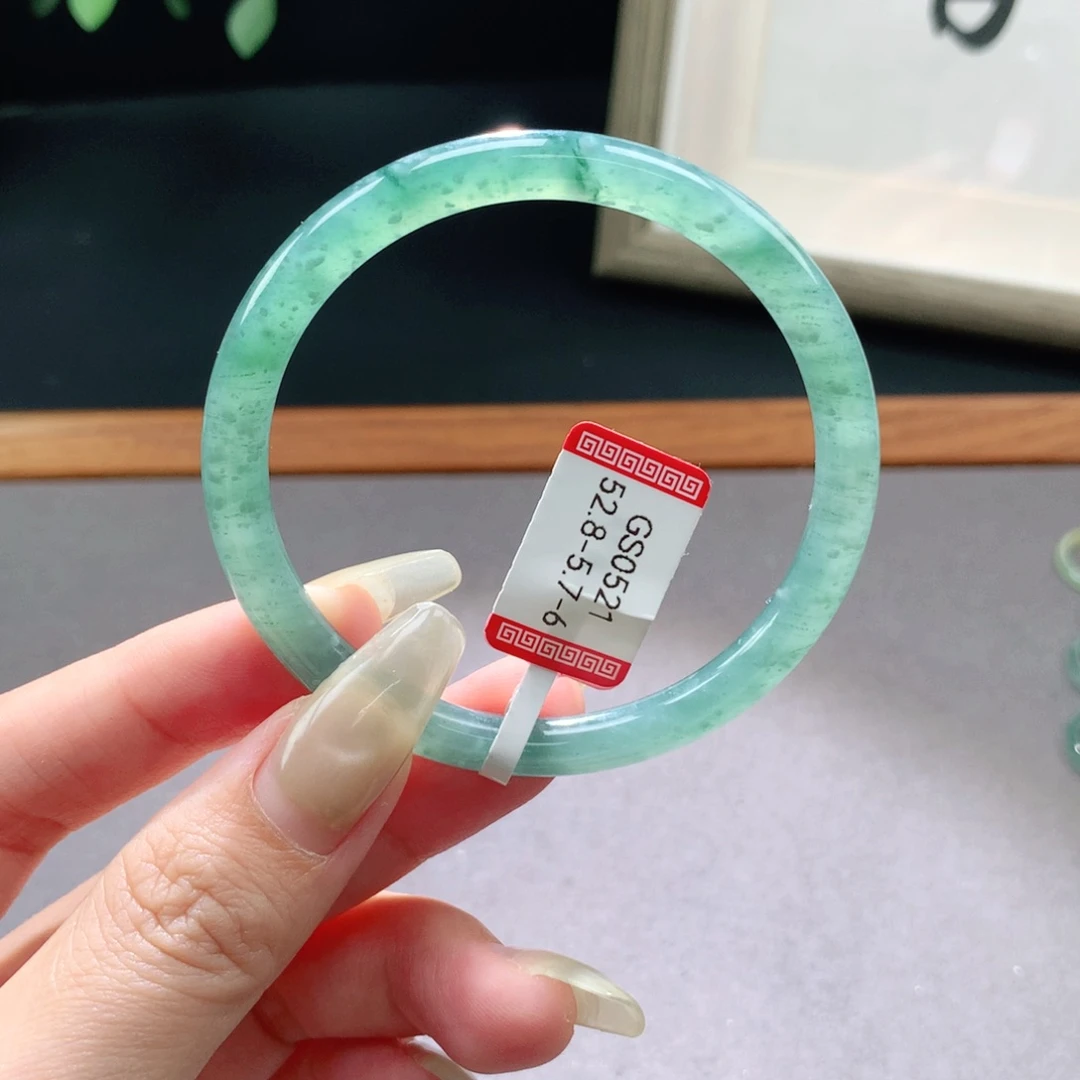 翡翠手镯未镶嵌天然翡翠手镯