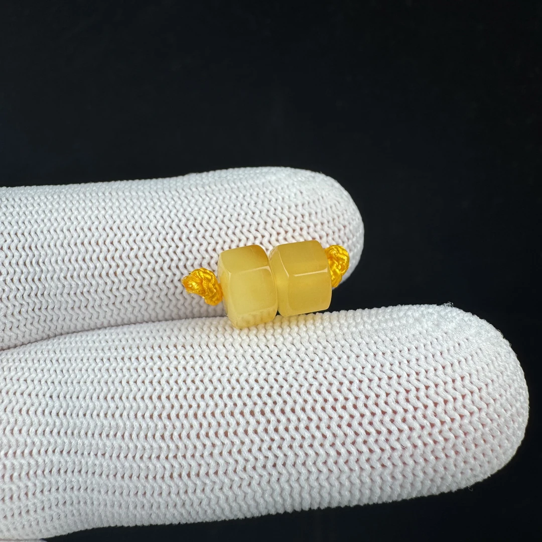 B5635天然原矿蜜蜡微瑕特价对珠7.8mm支持复检