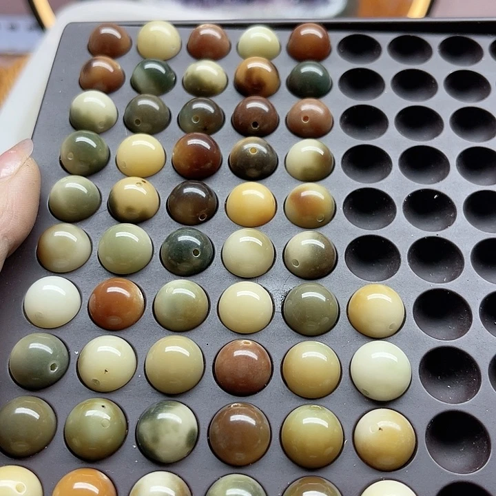 白玉菩提吊坠微瑕13皮蛋圆54