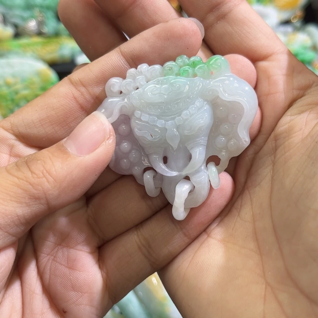 翡翠未镶嵌颈饰待编织