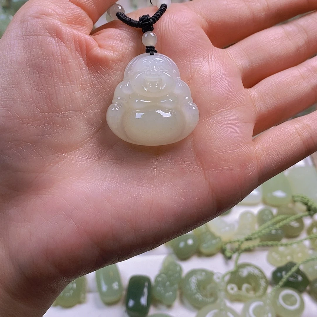 用***2和田玉未镶嵌颈饰