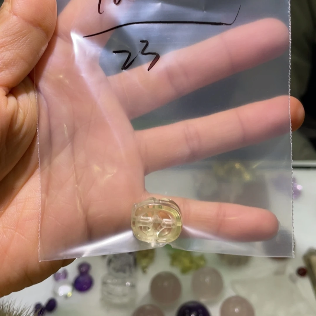 l***u珠宝半成品未镶嵌水晶