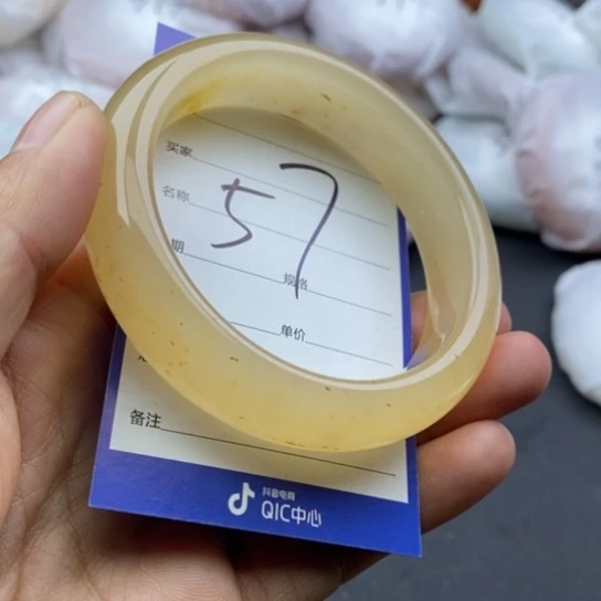 石英质玉未镶嵌手镯