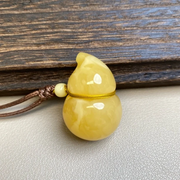 7.87克32.6×22.4mm溶洞妖花蜜蜡葫芦水滴无事牌平安扣毛衣链爱心