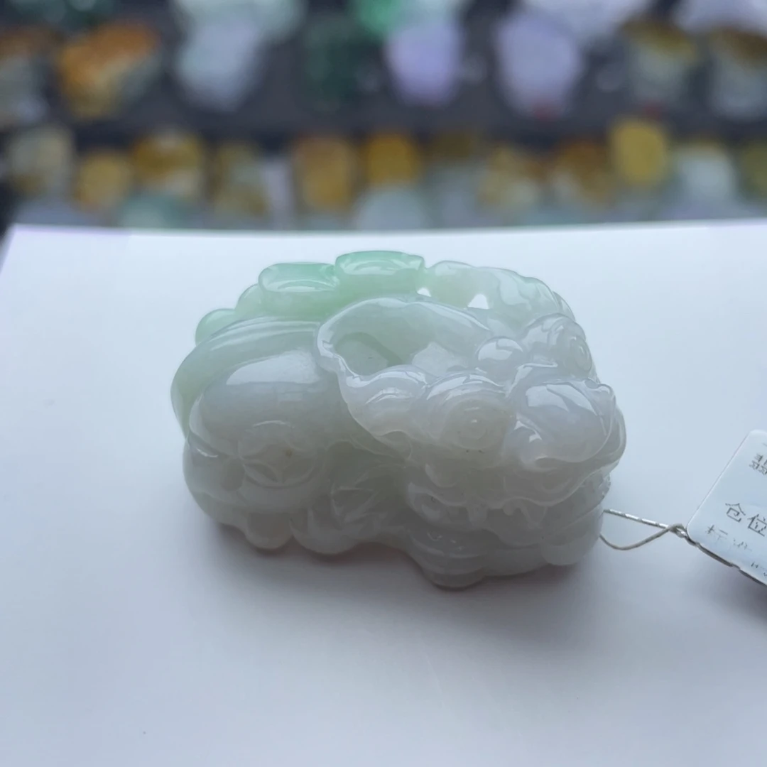 翡翠颈饰未镶嵌貔貅