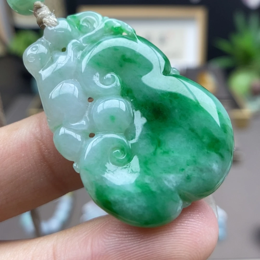 翡翠未镶嵌颈饰吊坠37