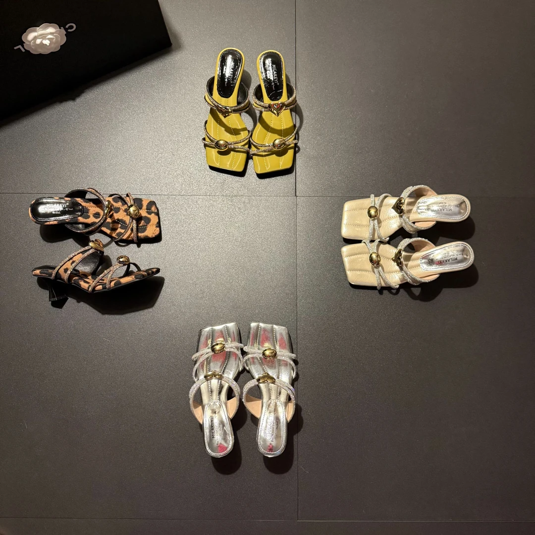 2025年夏季新款百搭时尚气质网红爆款热推休闲日常风露趾一字拖