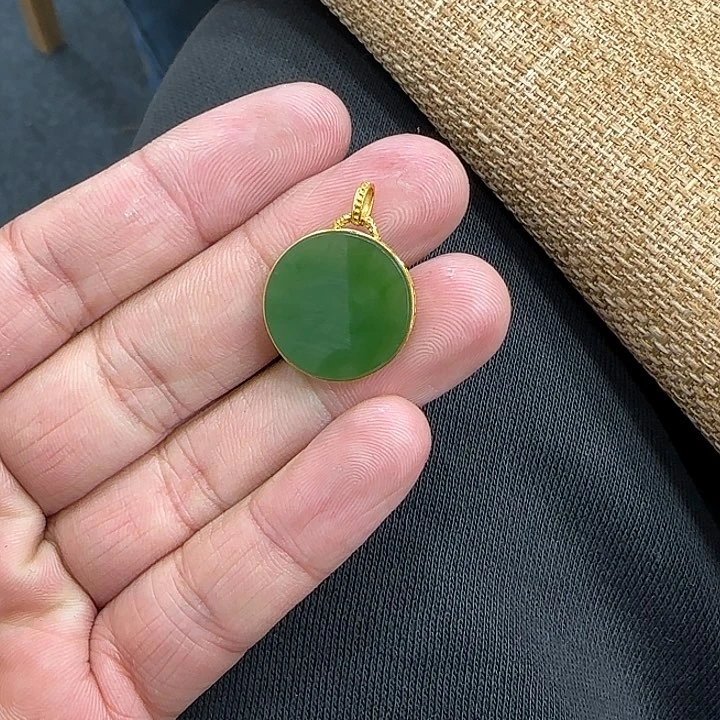 和田玉（碧玉）颈饰18K金镶嵌