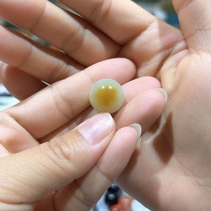 和田玉未镶嵌颈饰骄**嗨