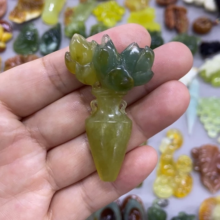 未镶嵌蛇纹石玉挂件