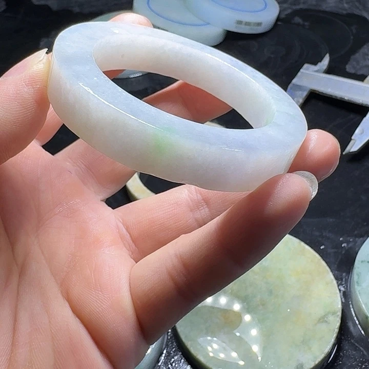 沙***子定制翡翠未镶嵌手镯