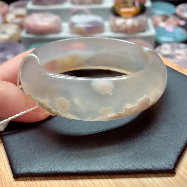 玛瑙/玉髓手镯未镶嵌张*姐66