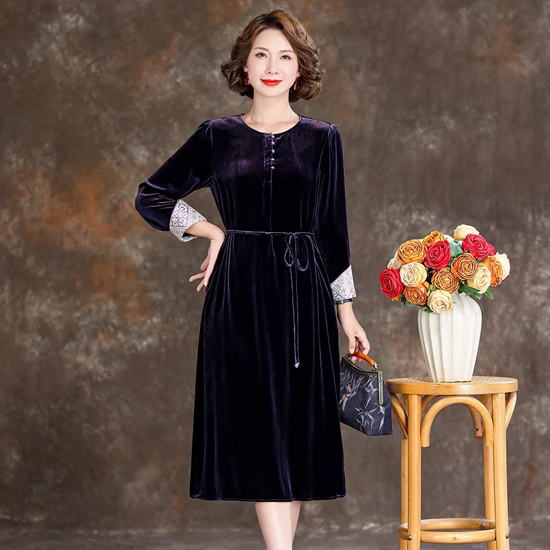 早秋丝绒连衣裙女2025新款长袖圆领显瘦气质妈妈真丝桑蚕丝A字裙