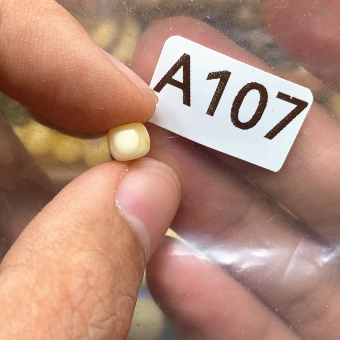 茶***茶未镶嵌蜜蜡裸石好