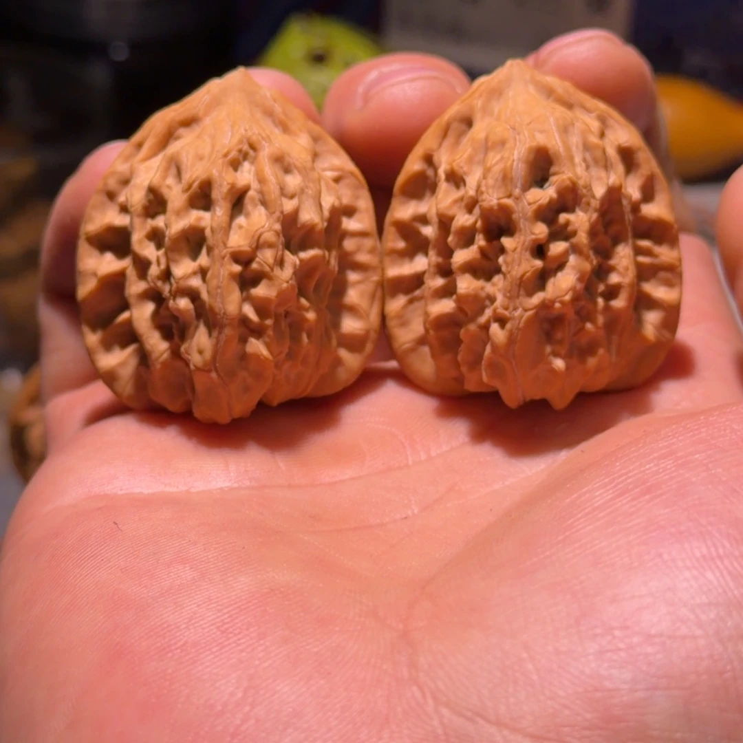 吊坠文玩核桃37近38赤剑