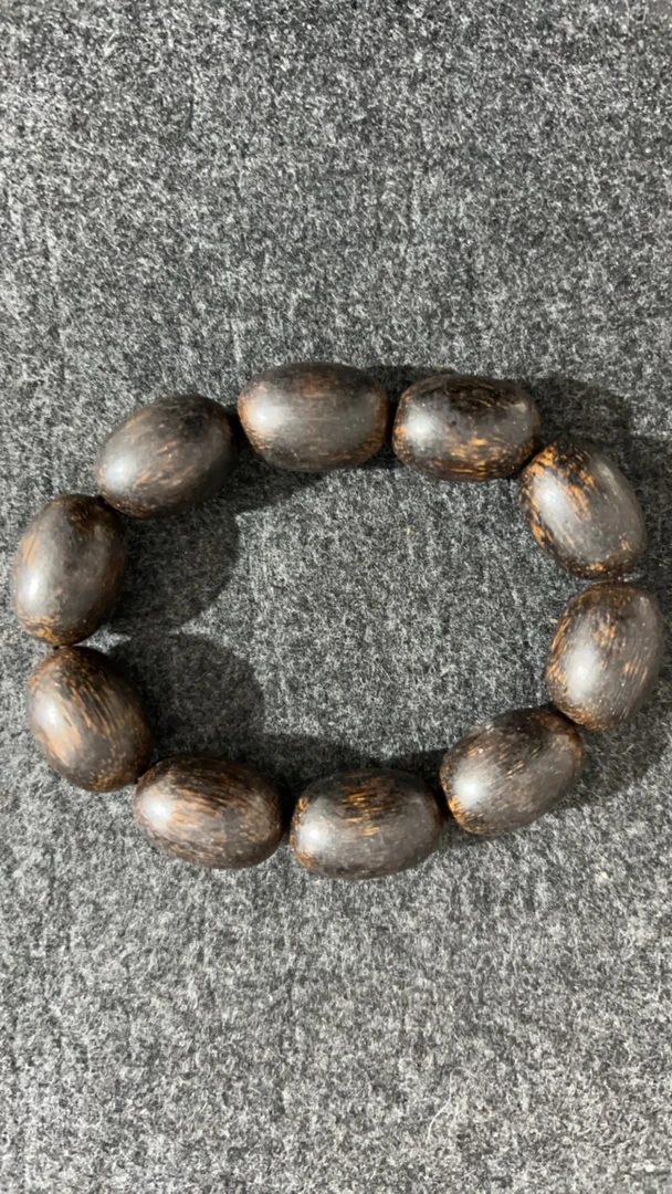 w144福莱精选文玩沉香18mm