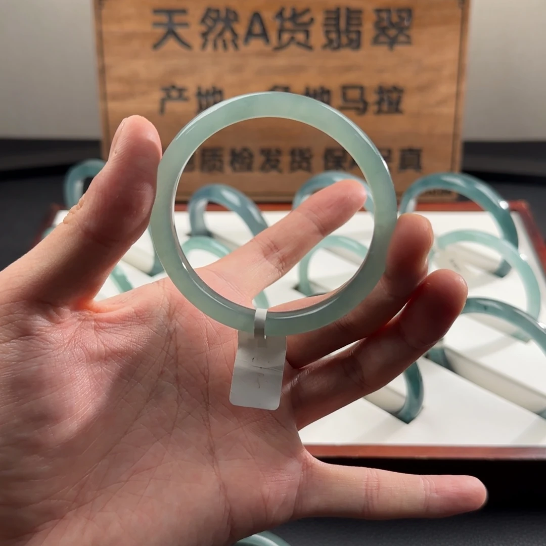 塔***丝翡翠未镶嵌手镯56.3