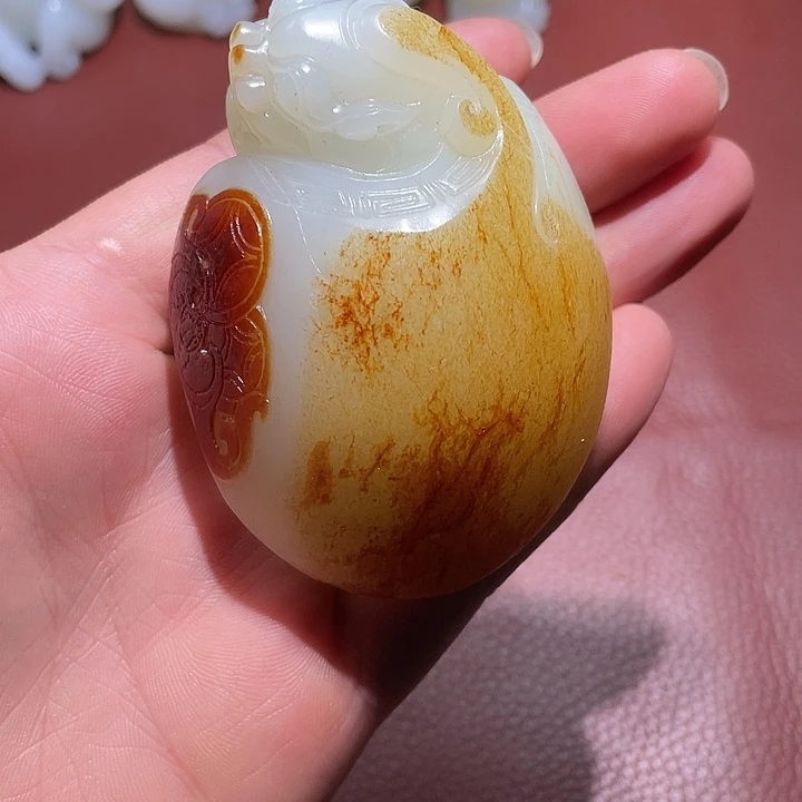 和田玉未镶嵌把件