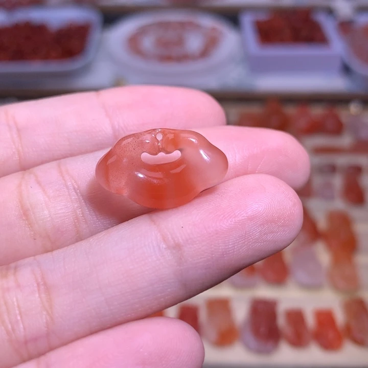 我***范南红玛瑙未镶嵌珠宝半成品如意锁