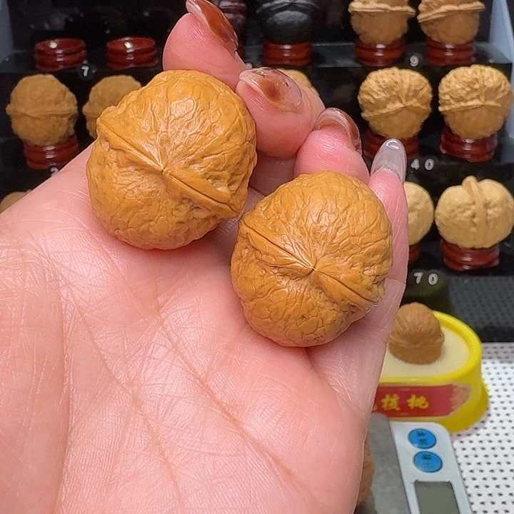 文玩核桃把件龙珠32尺…………07号