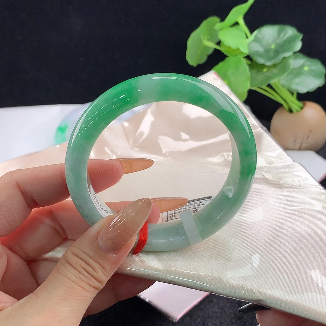 威****翡翠未镶嵌手镯正59/60