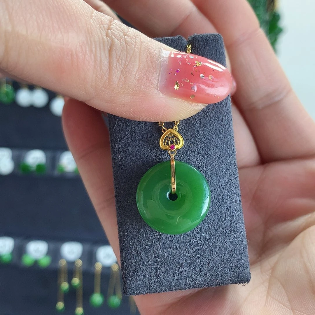 和田玉吊坠18K金镶嵌137