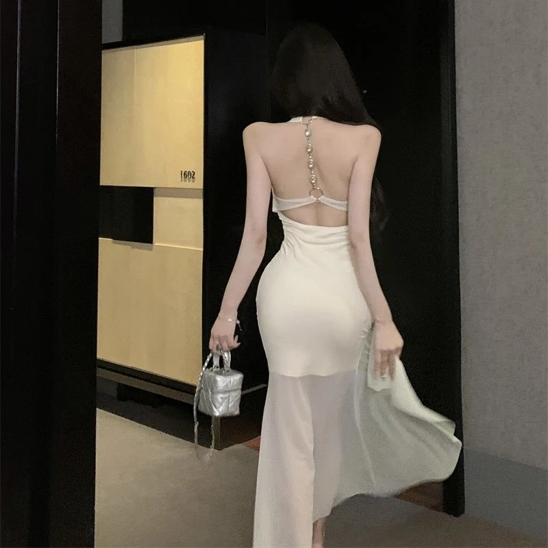 2025新款夏季美背辣妹挂脖V领设计性感露背修身显瘦纯欲连衣裙女