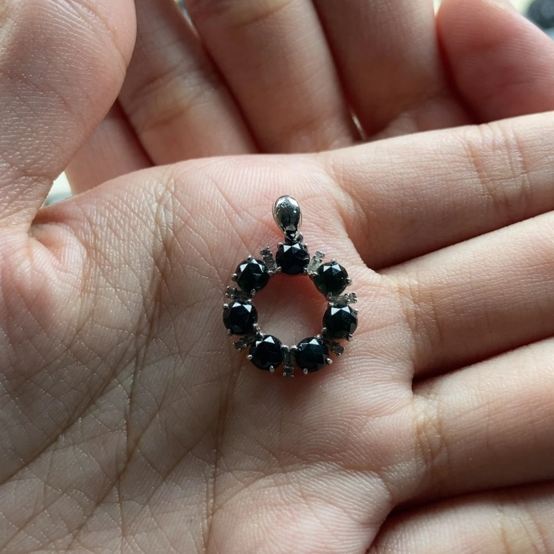 颈饰18K金镶嵌翡翠蛋面吊坠